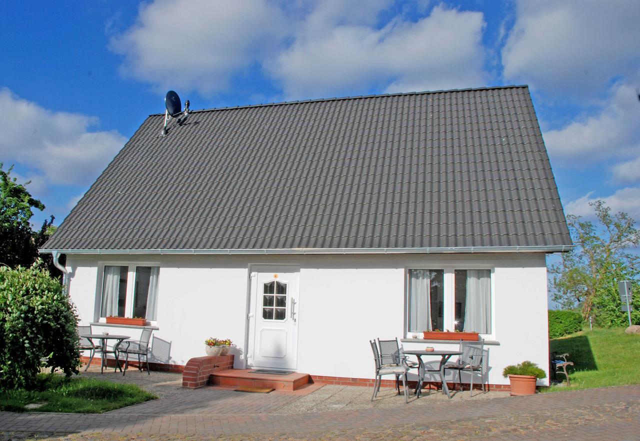 Ferienwohnungen Im Haus Am Deich Middelhagen Kültér fotó